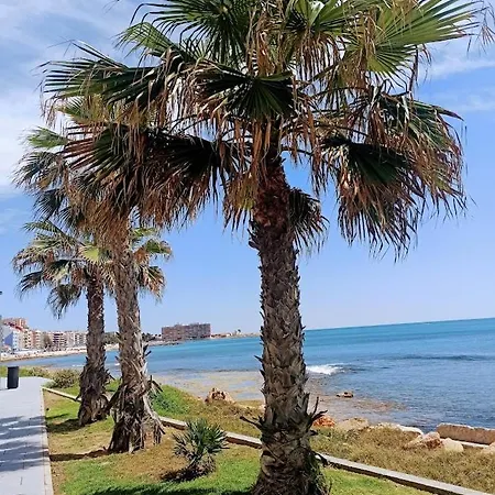 Apartamento La Marina Apartment *