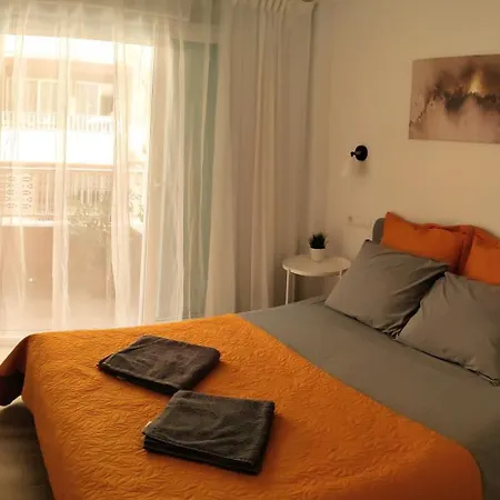 Apartamento La Marina Apartment